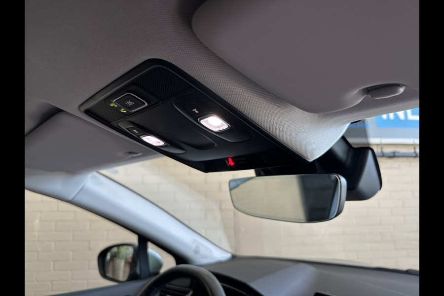 Renault Captur 1.3 TCe 155 Intens | Groot Navi | ACC | Blindspot | Camera | 18" | Stoel & Stuur verwarming |