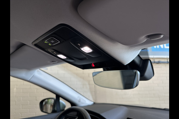 Renault Captur 1.3 TCe 155 Intens | Groot Navi | ACC | Blindspot | Camera | 18" | Stoel & Stuur verwarming |