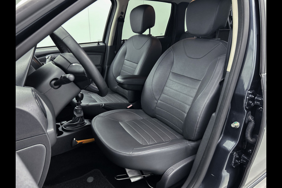 Dacia Duster TCe 125 PK4x2 Blackshadow / CAMERA / DEALER ONDERHOUDEN / NAVI / LEDER / FULL OPTION