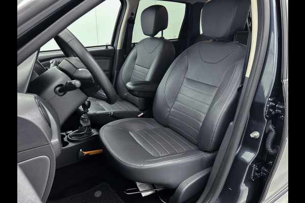 Dacia Duster TCe 125 PK4x2 Blackshadow / CAMERA / DEALER ONDERHOUDEN / NAVI / LEDER / FULL OPTION