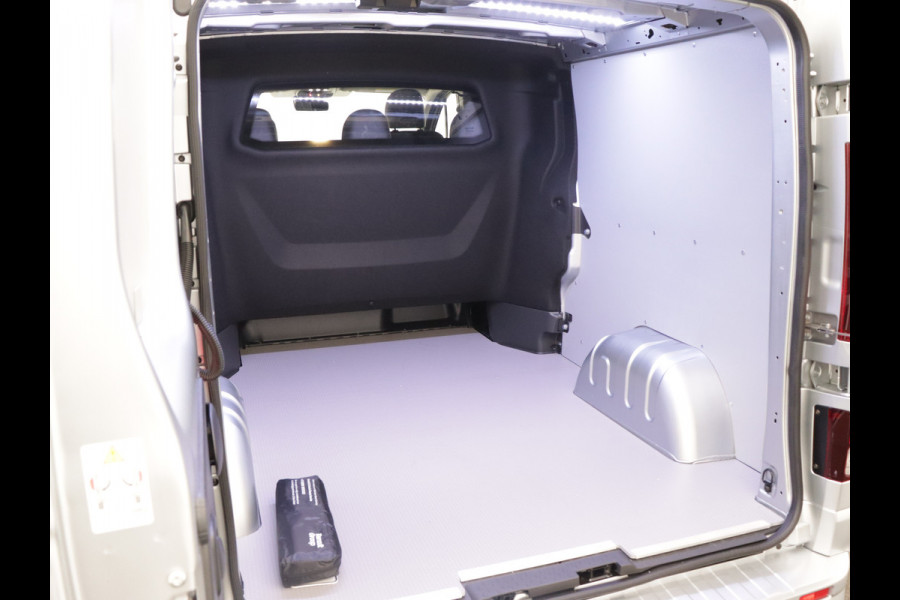 Renault Trafic 170PK L2H1 / 2 SCHUIFDEUREN / Luxe / DC DUBBEL CABINE BLACK EDITION / FULL OPTION / NAVIGATIE / CAMERA / PARKEERSENSOREN /KEYLESS