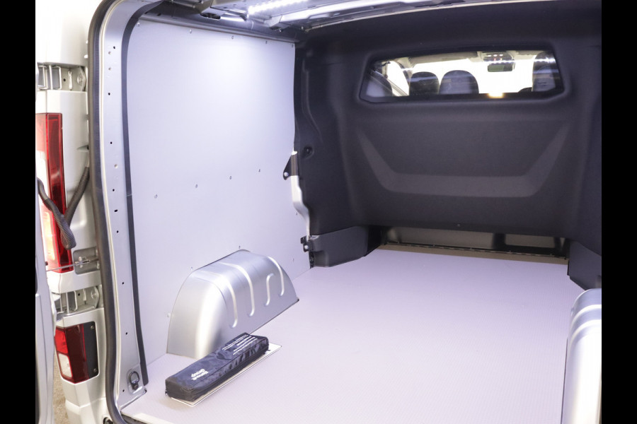 Renault Trafic 170PK L2H1 / 2 SCHUIFDEUREN / Luxe / DC DUBBEL CABINE BLACK EDITION / FULL OPTION / NAVIGATIE / CAMERA / PARKEERSENSOREN /KEYLESS