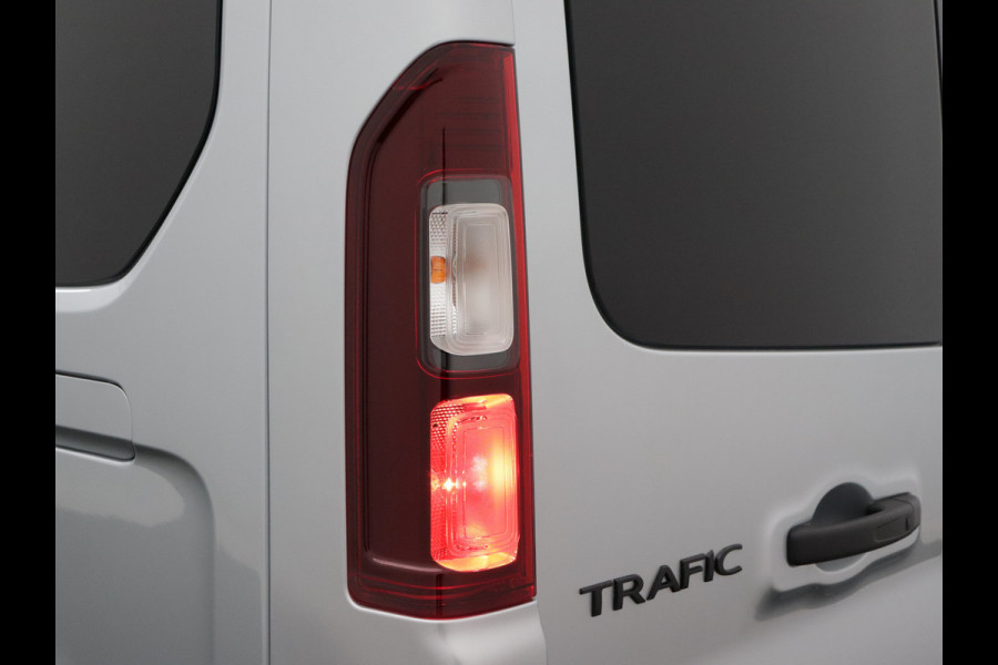 Renault Trafic 170PK L2H1 / 2 SCHUIFDEUREN / Luxe / DC DUBBEL CABINE BLACK EDITION / FULL OPTION / NAVIGATIE / CAMERA / PARKEERSENSOREN /KEYLESS