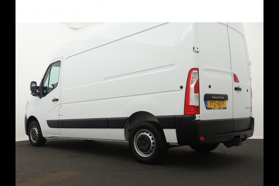 Renault Master T33 2.3 dCi 135PK L2H2 Comfort / NAVIGATIE / CRUISE CONTROL / PARKEERSENSOREN
