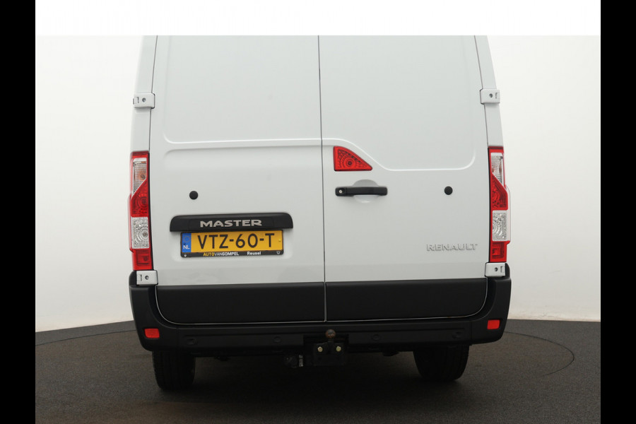 Renault Master T33 2.3 dCi 135PK L2H2 Comfort / NAVIGATIE / CRUISE CONTROL / PARKEERSENSOREN