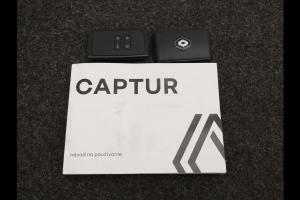 Renault Captur TCe 140PK EDC Intens / CAMERA / NAVI GROOT / STOELVERWARMING