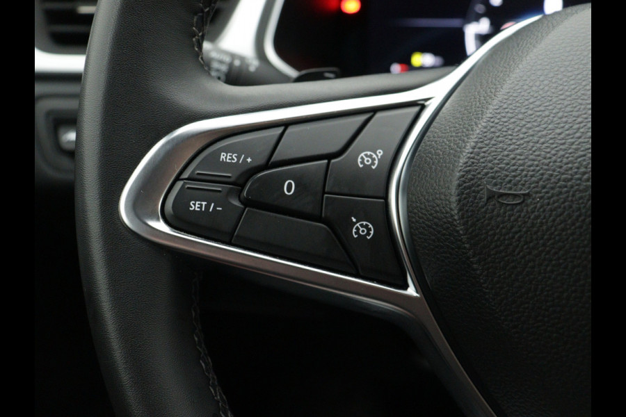 Renault Captur TCe 140PK EDC Intens / CAMERA / NAVI GROOT / STOELVERWARMING