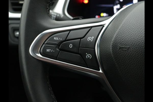 Renault Captur TCe 140PK EDC Intens / CAMERA / NAVI GROOT / STOELVERWARMING