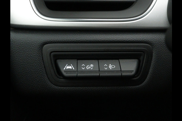 Renault Captur TCe 140PK EDC Intens / CAMERA / NAVI GROOT / STOELVERWARMING
