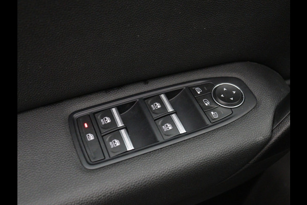 Renault Captur TCe 140PK EDC Intens / CAMERA / NAVI GROOT / STOELVERWARMING