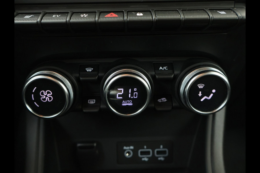 Renault Captur E-Tech plug-in hybrid 160PK / Navigatie / Carplay / Parkeer sensoren / Carselexy