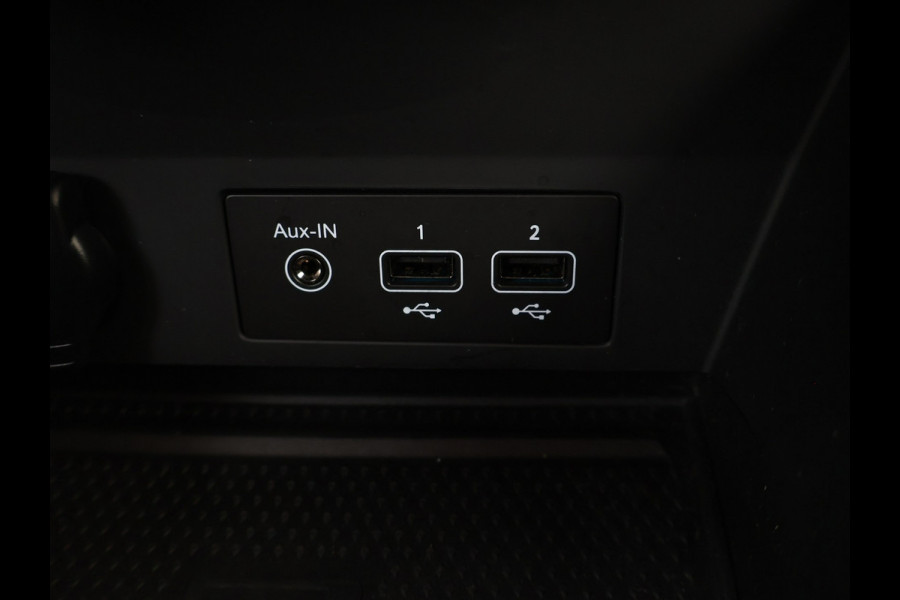 Renault Captur E-Tech plug-in hybrid 160PK / Navigatie / Carplay / Parkeer sensoren / Carselexy