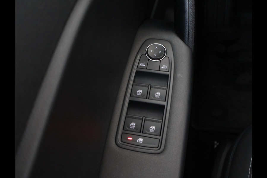 Renault Captur E-Tech plug-in hybrid 160PK / Navigatie / Carplay / Parkeer sensoren / Carselexy