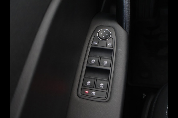 Renault Captur E-Tech plug-in hybrid 160PK / Navigatie / Carplay / Parkeer sensoren / Carselexy
