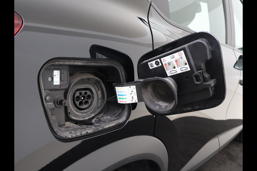 Renault Captur E-Tech plug-in hybrid 160PK / Navigatie / Carplay / Parkeer sensoren / Carselexy