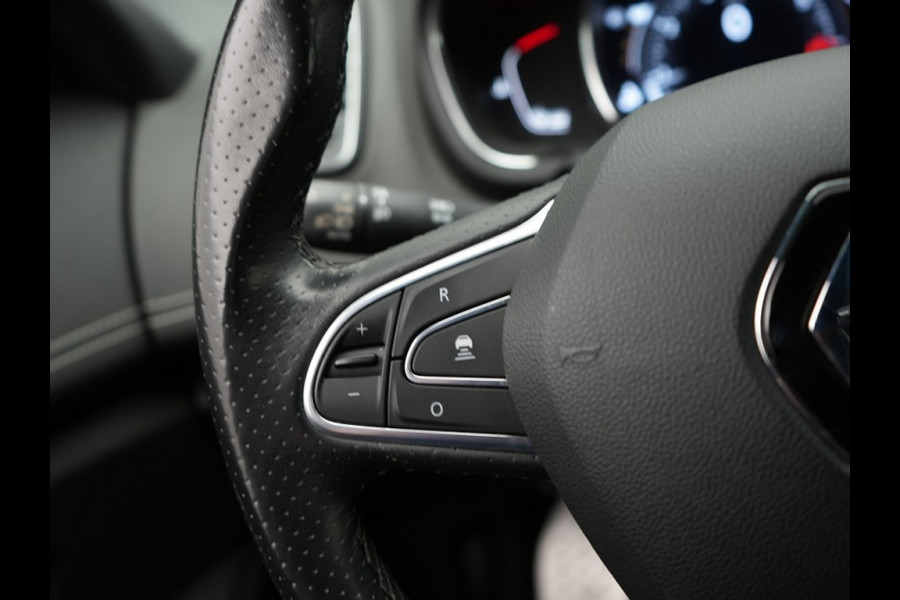 Renault Grand Scénic TCe 160PK BLACK EDITION / PANORAMADAK / CAMERA / Adaptive cruise / BOSE / HEAD-UP