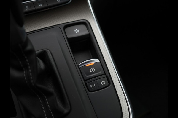 Renault Grand Scénic TCe 160PK BLACK EDITION / PANORAMADAK / CAMERA / Adaptive cruise / BOSE / HEAD-UP