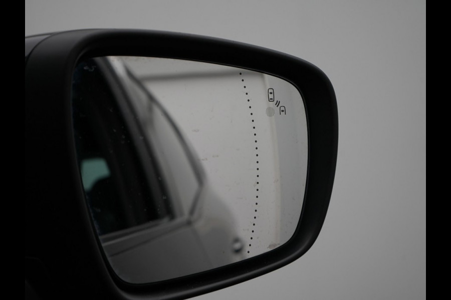 Renault Grand Scénic TCe 160PK BLACK EDITION / PANORAMADAK / CAMERA / Adaptive cruise / BOSE / HEAD-UP