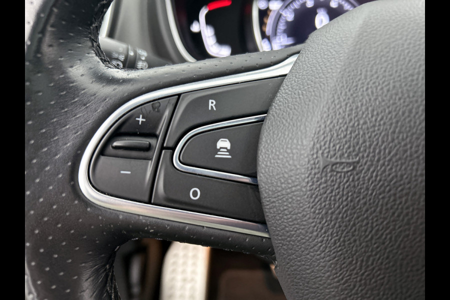 Renault Grand Scénic TCe 160PK BLACK EDITION / PANORAMADAK / CAMERA / Adaptive cruise / BOSE / HEAD-UP
