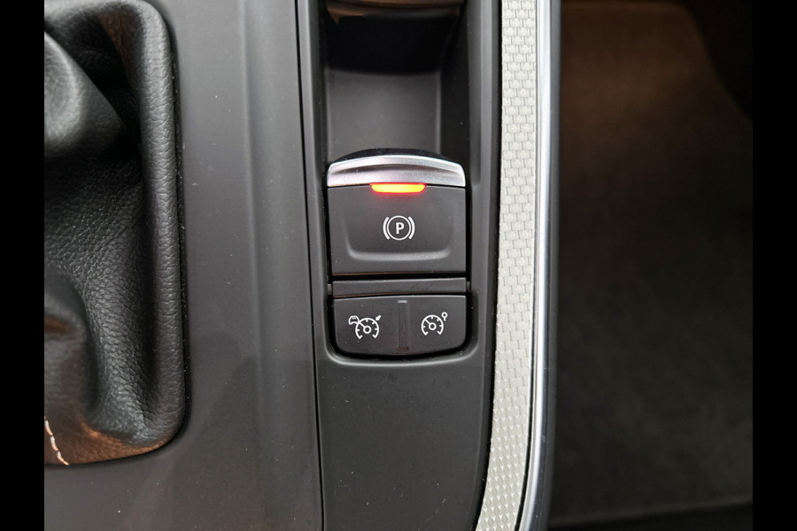 Renault Grand Scénic TCe 160PK BLACK EDITION / PANORAMADAK / CAMERA / Adaptive cruise / BOSE / HEAD-UP