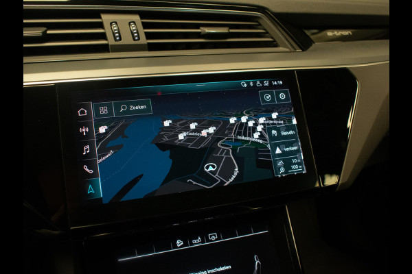 Audi e-tron E-tron 50 quattro Launch edition 71 kWh Sport (APPLE CARPLAY,LED,PDC,SPORTSTOELEN,DIGITALE COCKPIT,NETTESTAAT)