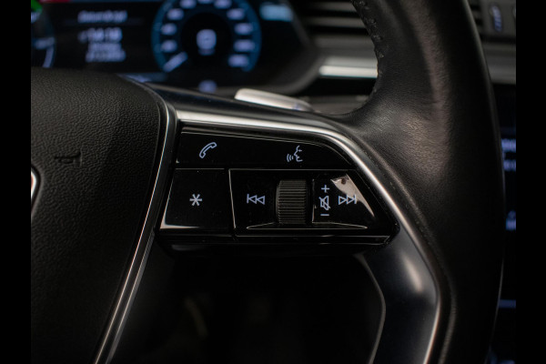 Audi e-tron E-tron 50 quattro Launch edition 71 kWh Sport (APPLE CARPLAY,LED,PDC,SPORTSTOELEN,DIGITALE COCKPIT,NETTESTAAT)