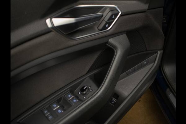 Audi e-tron E-tron 50 quattro Launch edition 71 kWh Sport (APPLE CARPLAY,LED,PDC,SPORTSTOELEN,DIGITALE COCKPIT,NETTESTAAT)