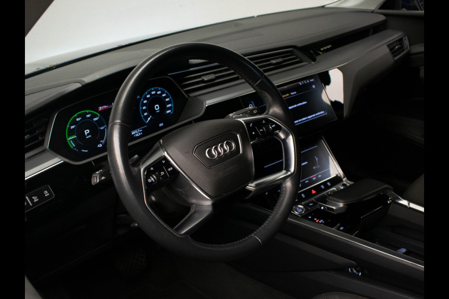 Audi e-tron E-tron 50 quattro Launch edition 71 kWh Sport (APPLE CARPLAY,LED,PDC,SPORTSTOELEN,DIGITALE COCKPIT,NETTESTAAT)