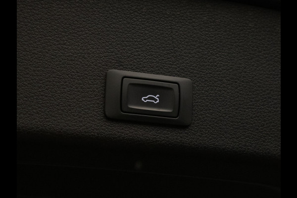 Audi e-tron E-tron 50 quattro Launch edition 71 kWh Sport (APPLE CARPLAY,LED,PDC,SPORTSTOELEN,DIGITALE COCKPIT,NETTESTAAT)