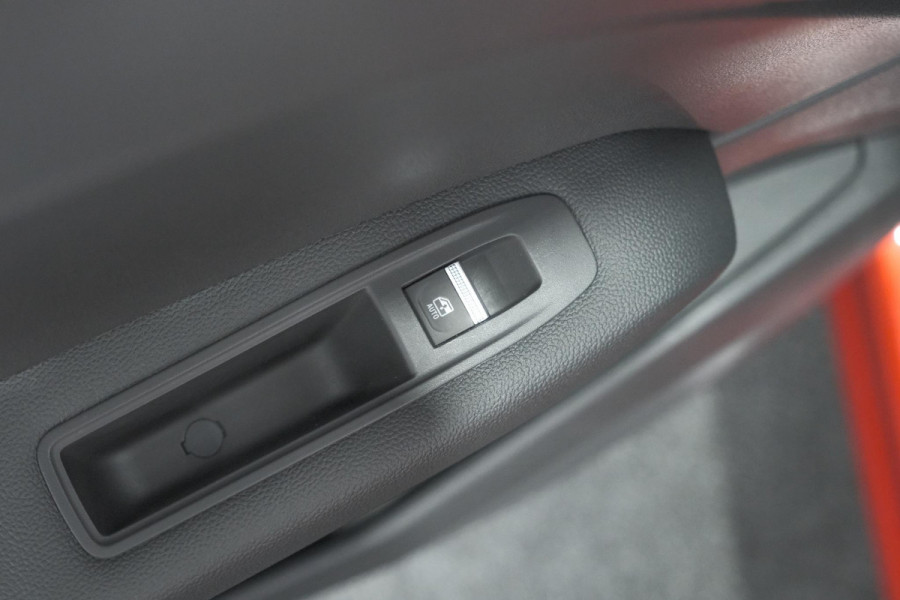 Renault Captur TCe 90 techno | Nieuw Model | Camera | Harman Kardon | Apple Carplay | Parkeersensoren | 18 Inch Lichtmetalen Velgen