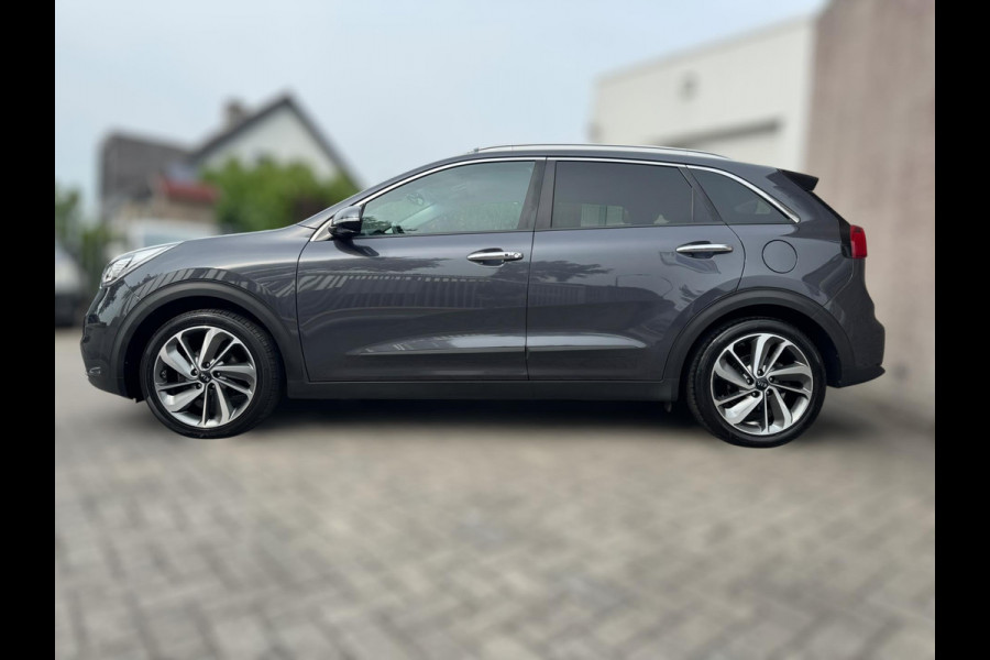 Kia Niro 1.6 GDi Hybrid ExecutiveLine AFNEEMBARE TREKHAAK / STOELVERKOELING & VERW / CAMERA / LEDER / NAVI / LMV / CRUISE / PDC
