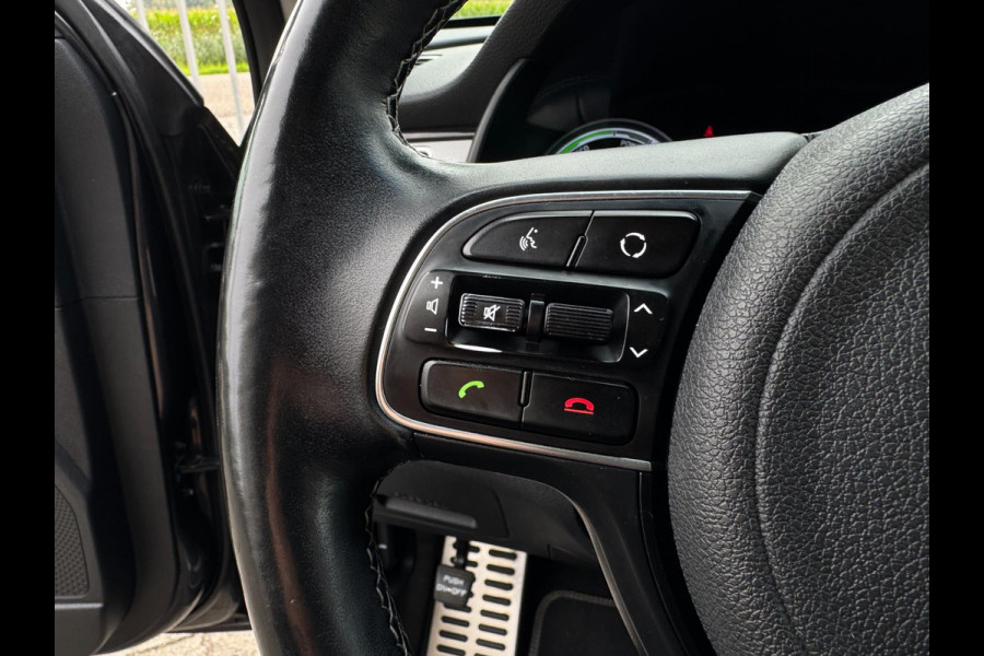 Kia Niro 1.6 GDi Hybrid ExecutiveLine AFNEEMBARE TREKHAAK / STOELVERKOELING & VERW / CAMERA / LEDER / NAVI / LMV / CRUISE / PDC