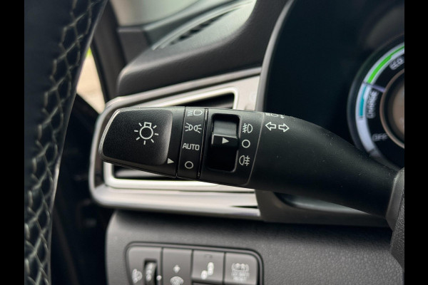Kia Niro 1.6 GDi Hybrid ExecutiveLine AFNEEMBARE TREKHAAK / STOELVERKOELING & VERW / CAMERA / LEDER / NAVI / LMV / CRUISE / PDC