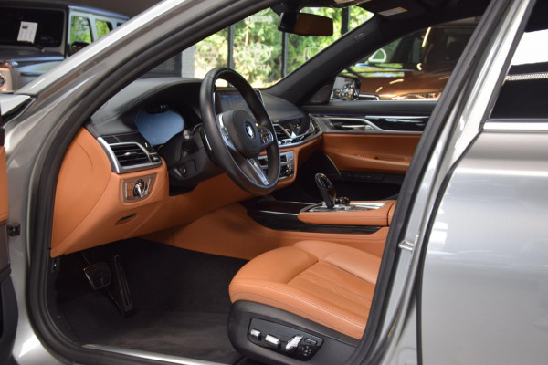 BMW 7 Serie 745e High Executive *M-Pakket*|Navi|Massage|Org.NL|4 Wiel-Best.|360 view|