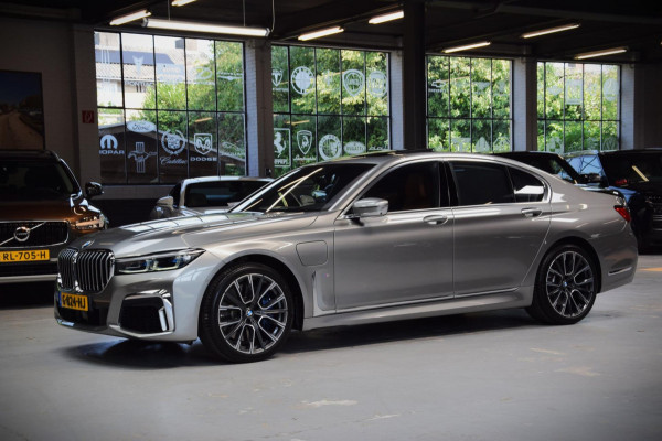 BMW 7 Serie 745e High Executive *M-Pakket*|Navi|Massage|Org.NL|4 Wiel-Best.|360 view|