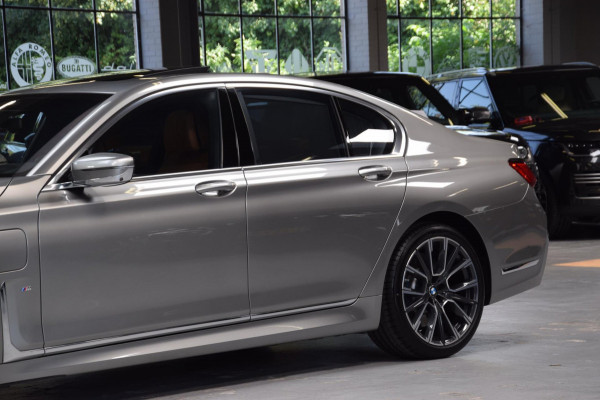 BMW 7 Serie 745e High Executive *M-Pakket*|Navi|Massage|Org.NL|4 Wiel-Best.|360 view|