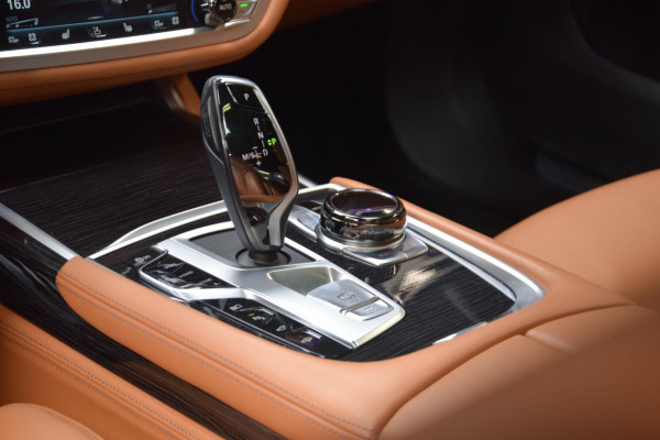 BMW 7 Serie 745e High Executive *M-Pakket*|Navi|Massage|Org.NL|4 Wiel-Best.|360 view|