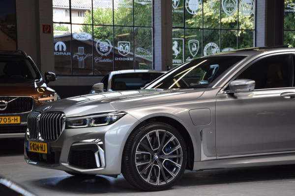 BMW 7 Serie 745e High Executive *M-Pakket*|Navi|Massage|Org.NL|4 Wiel-Best.|360 view|