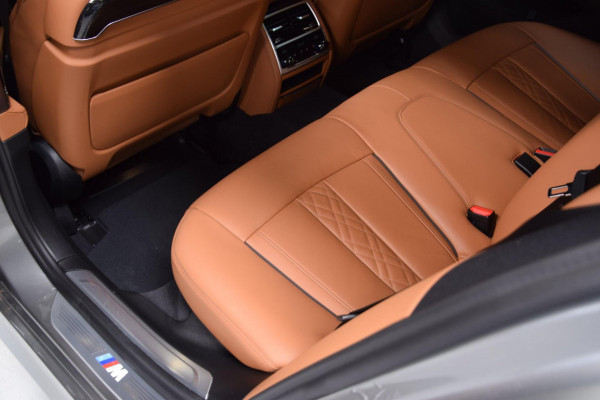 BMW 7 Serie 745e High Executive *M-Pakket*|Navi|Massage|Org.NL|4 Wiel-Best.|360 view|