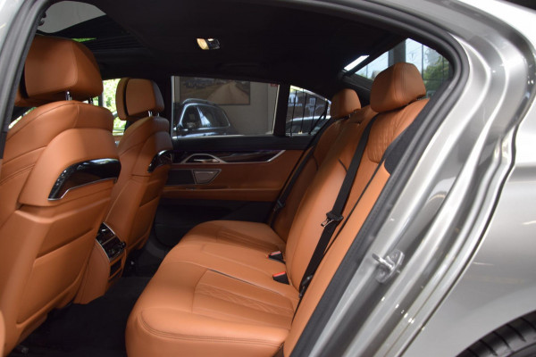 BMW 7 Serie 745e High Executive *M-Pakket*|Navi|Massage|Org.NL|4 Wiel-Best.|360 view|