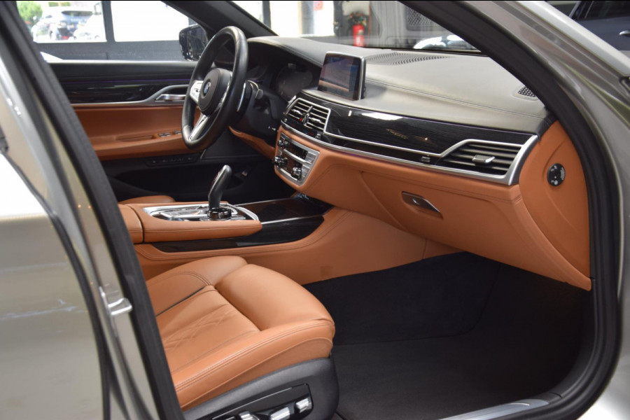 BMW 7 Serie 745e High Executive *M-Pakket*|Navi|Massage|Org.NL|4 Wiel-Best.|360 view|