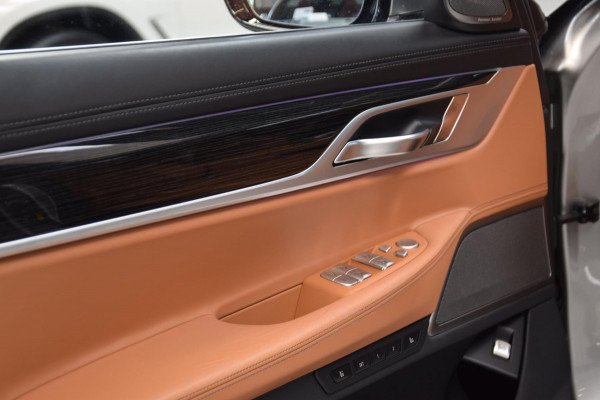 BMW 7 Serie 745e High Executive *M-Pakket*|Navi|Massage|Org.NL|4 Wiel-Best.|360 view|