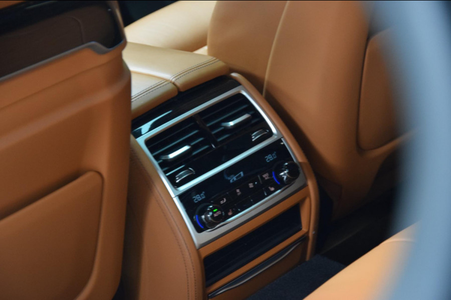 BMW 7 Serie 745e High Executive *M-Pakket*|Navi|Massage|Org.NL|4 Wiel-Best.|360 view|
