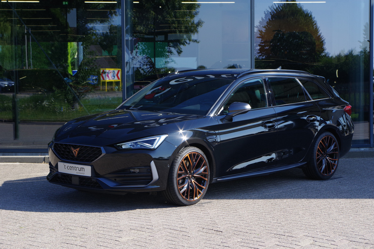 CUPRA Leon Sportstourer 1.4 e-Hybrid 245 PK VZ Copper Edition, Adap. Cruise Control, Kuipstoelen, Sfeerverlichting, LED CUPRA Leon Sportstourer 1.4 e-Hybrid 245 PK VZ Copper Edition, Adap. Cruise Control, Kuipstoelen, Sfeerverlichting, LED