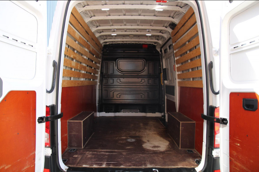 Volkswagen Crafter 35 2.0 TDI L3H3 Comfort / Navi / App connect / cruise / 3 zits / PDC 2X