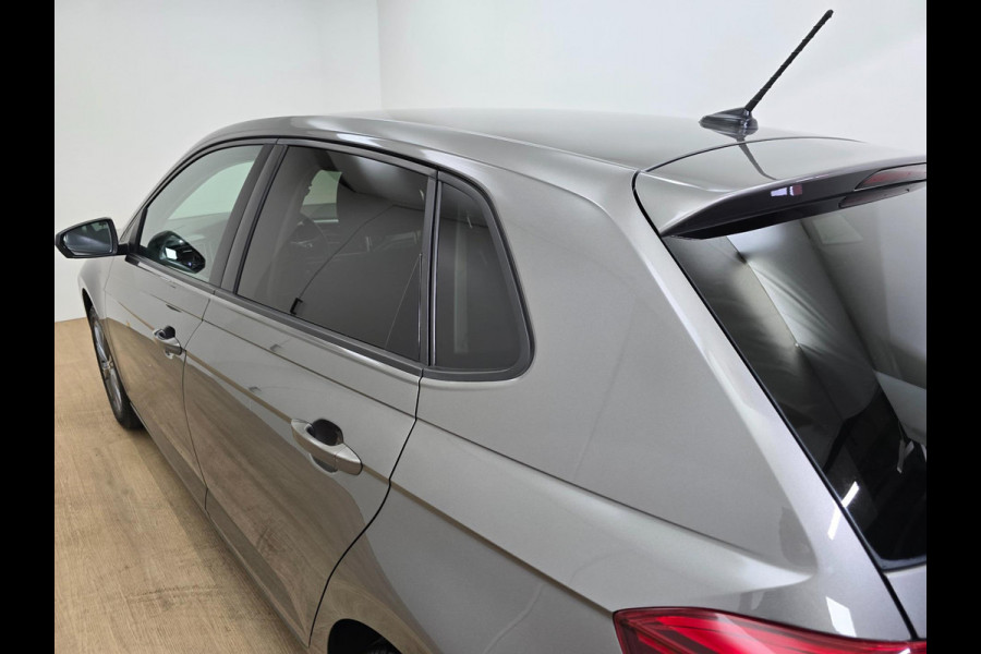 Volkswagen Polo Occasion automaat 1.0 TSI Highline Business R uitvoering | Tweedehands Volkswagen Polo dsg in antracietgrijs | 1eE