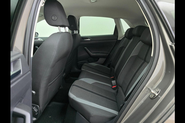 Volkswagen Polo Occasion automaat 1.0 TSI Highline Business R uitvoering | Tweedehands Volkswagen Polo dsg in antracietgrijs | 1eE