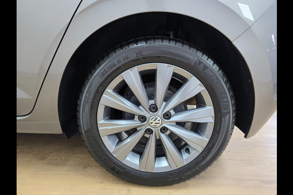 Volkswagen Polo Occasion automaat 1.0 TSI Highline Business R uitvoering | Tweedehands Volkswagen Polo dsg in antracietgrijs | 1eE