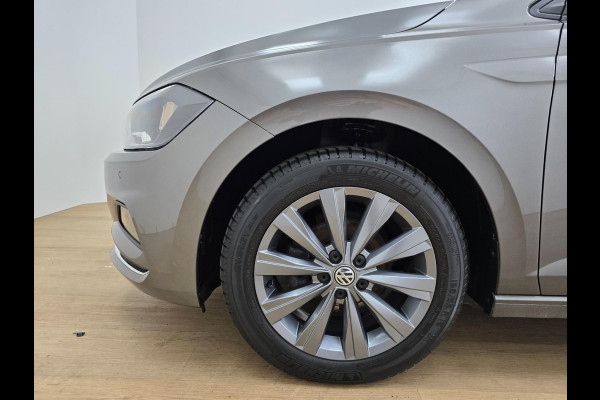 Volkswagen Polo Occasion automaat 1.0 TSI Highline Business R uitvoering | Tweedehands Volkswagen Polo dsg in antracietgrijs | 1eE