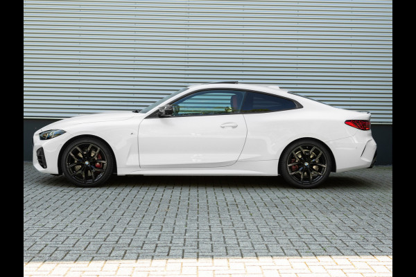 BMW 4 Serie Coupé M440i xDrive - Dak - Trekhaak - M-Zetels - Harman Kardon - Driving Ass Prof